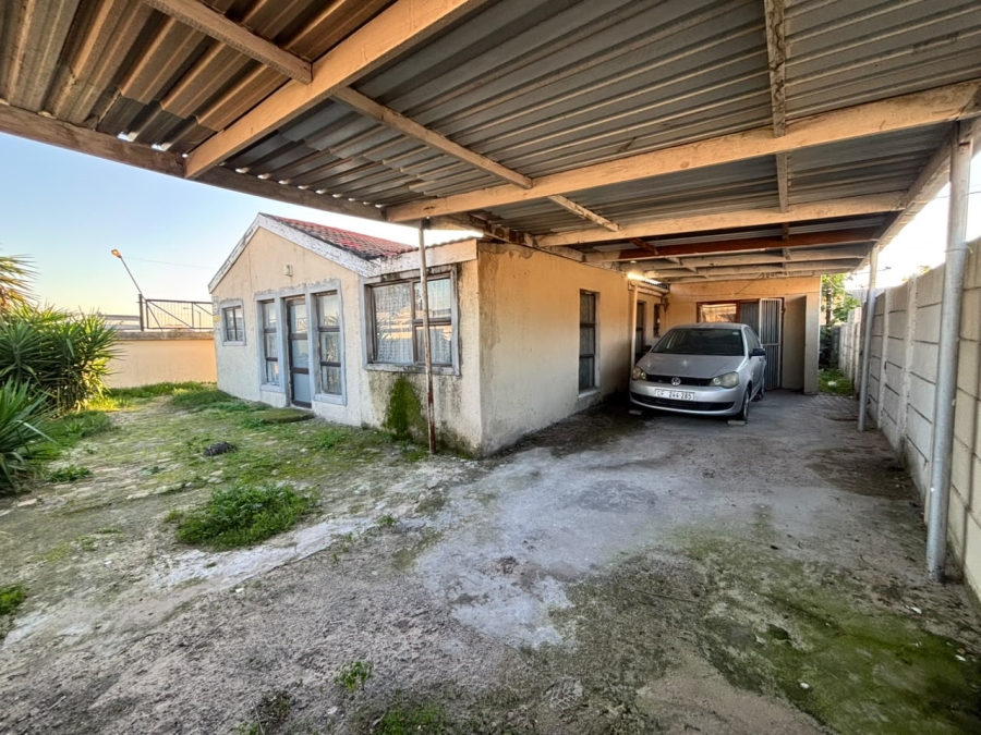 5 Bedroom Property for Sale in Russels Rest Western Cape